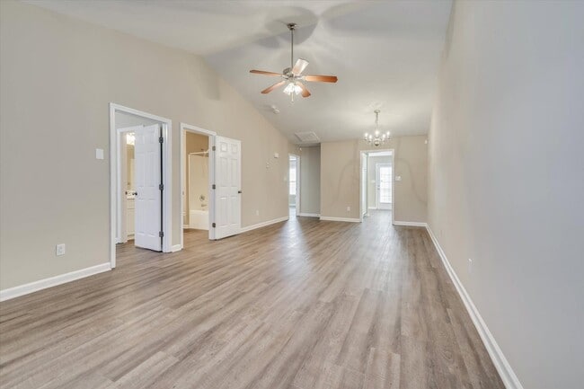 Building Photo - 1622 Emma St