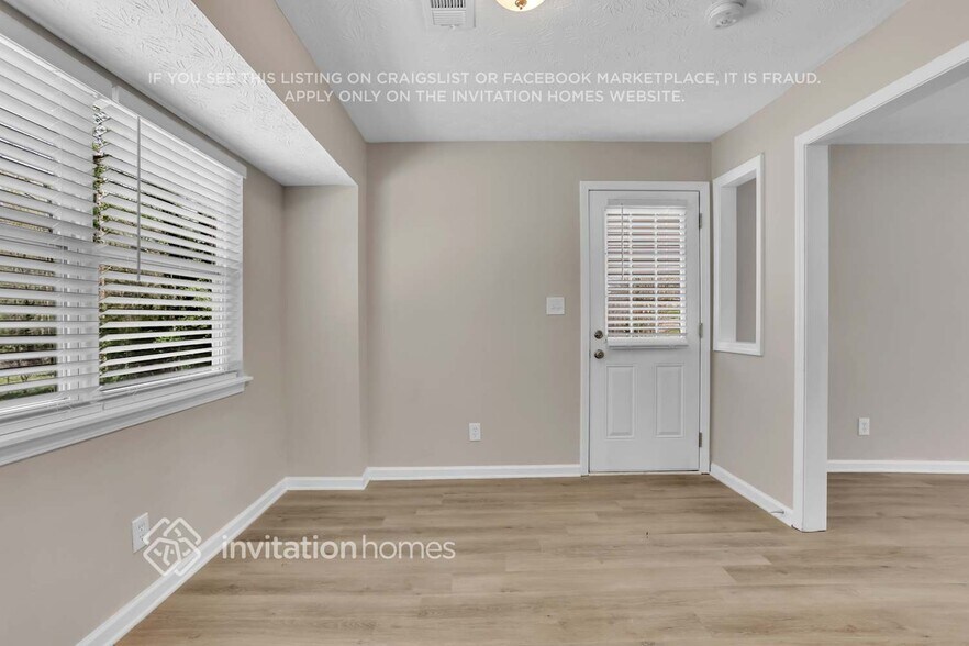 Building Photo - 3742 Saddle Ridge Dr SW