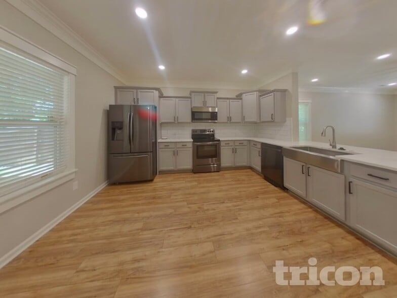 Building Photo - 2480 Marthas Ridge Dr