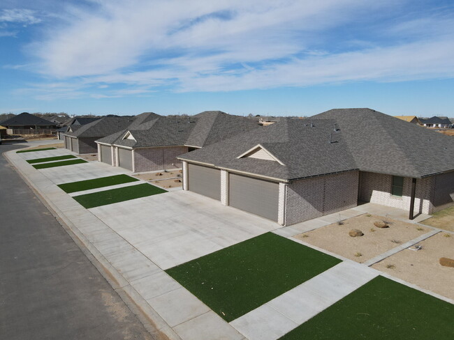 Building Photo - Newer Construction in Cooper District