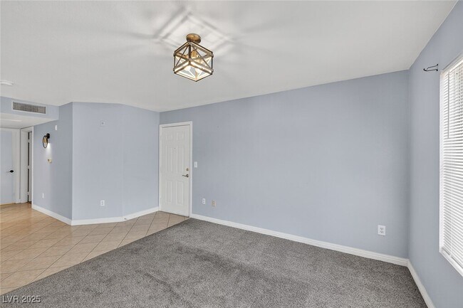 Building Photo - 1150 N Buffalo Dr