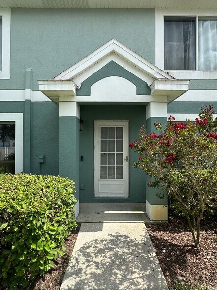 Building Photo - 2235 Fluorshire Dr
