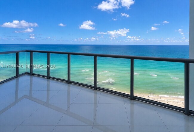 Building Photo - 17121 Collins Ave