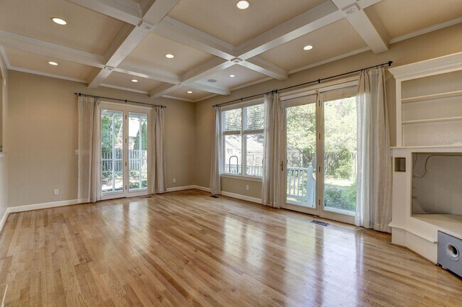 Building Photo - 5119 Manning Dr