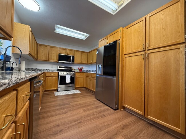Building Photo - UPDATED BOYD ACRES HOME ON LARGER CORNER LOT!! MUST SEE!!