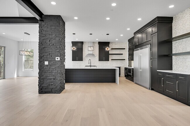 Building Photo - 28229 Juniper Dr