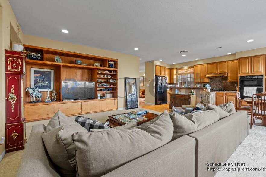 Building Photo - 521 Black Walnut Pl