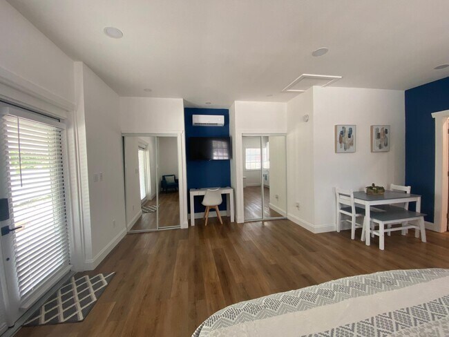 Unit 2 - 903 Kensington St