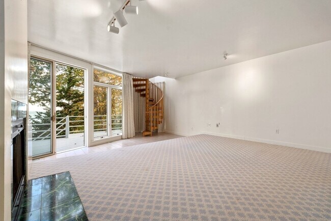 Building Photo - 23 Ocean St