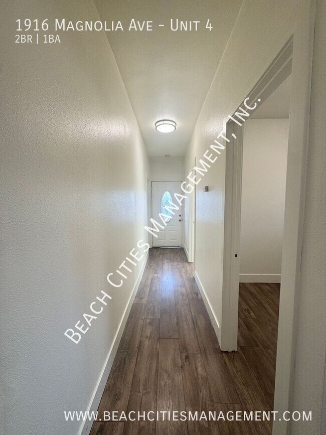 Building Photo - 1916 Magnolia Ave