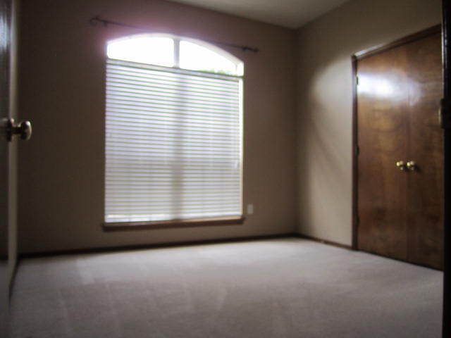 Building Photo - 2616 Nantucket Ave