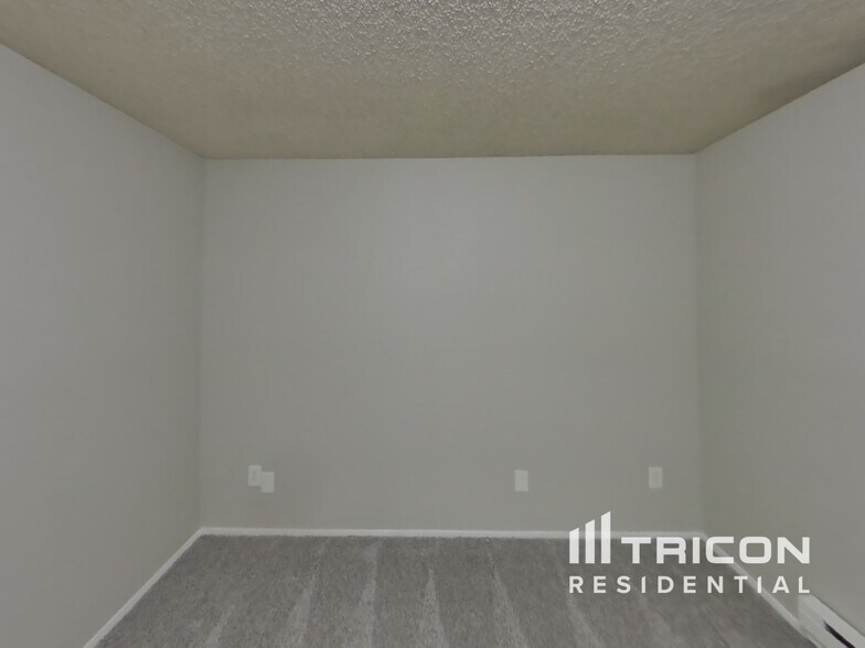 Building Photo - 17102 21st Ave Ct E