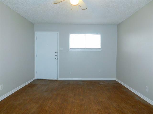 Building Photo - 401 Betchan Dr