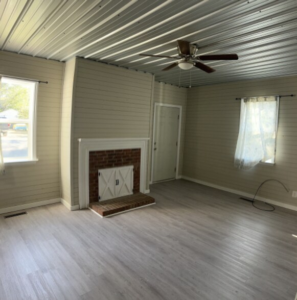 Building Photo - 213 Fite Ave E