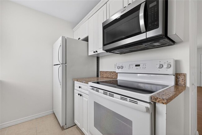 Building Photo - 3206 W Azeele St