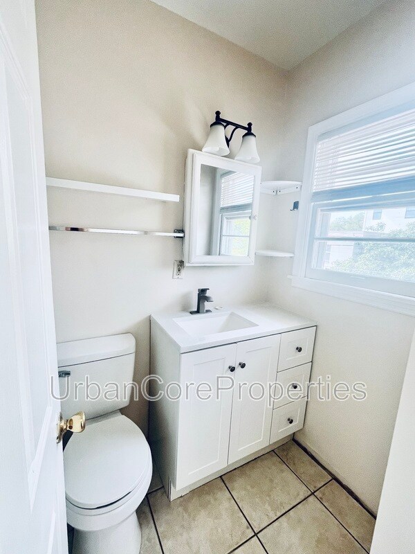 Building Photo - 1725 5th St N