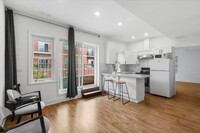 Building Photo - 3 bedroom in Chicago IL 60634