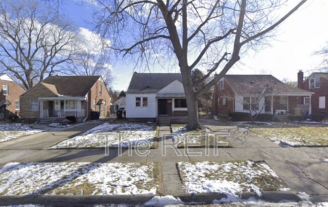 Building Photo - 12600 Duchess St