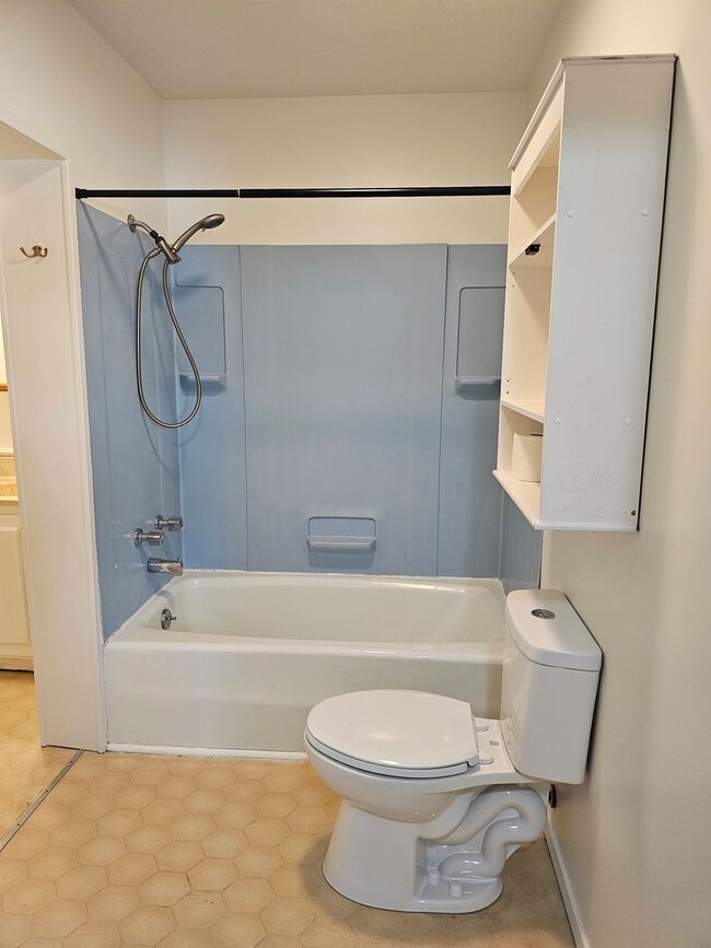 Building Photo - 1750-6th