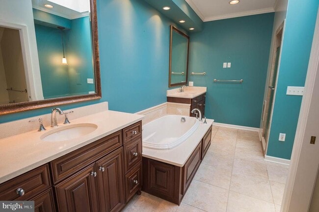 Building Photo - 5482 Royal Mile Blvd