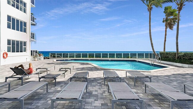 Building Photo - 3700 Galt Ocean Dr