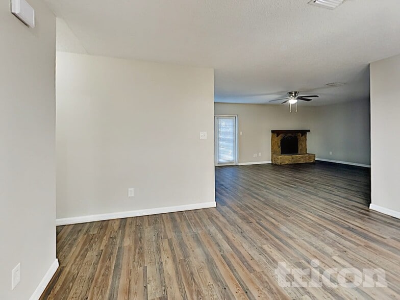 Building Photo - 725 Cheetah Trail