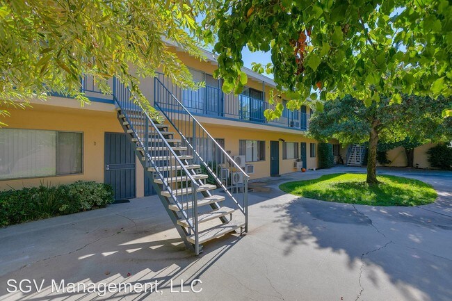 Building Photo - 518 E Washington Blvd