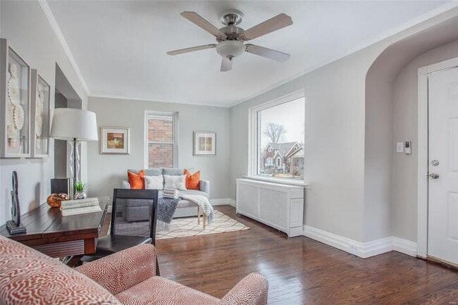 Building Photo - Fantastic 3bd/2ba home! Coming soon!