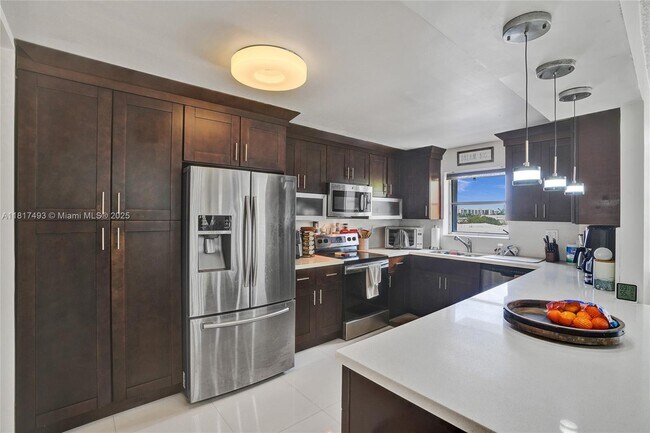Building Photo - 2780 NE 183rd St