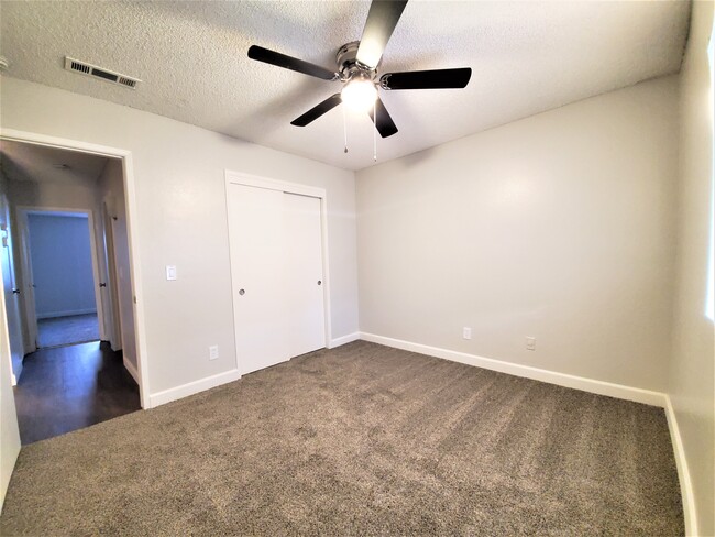 Building Photo - 391 Peach Ave