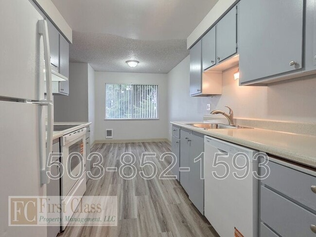 Building Photo - 1402 NE 186th Ave