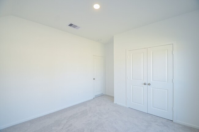 Building Photo - 3106 Stonebriar Dr