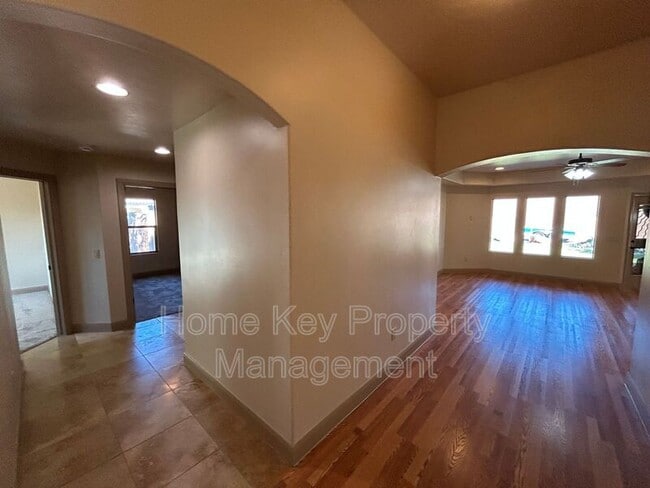 Building Photo - 157 E Foothill Dr
