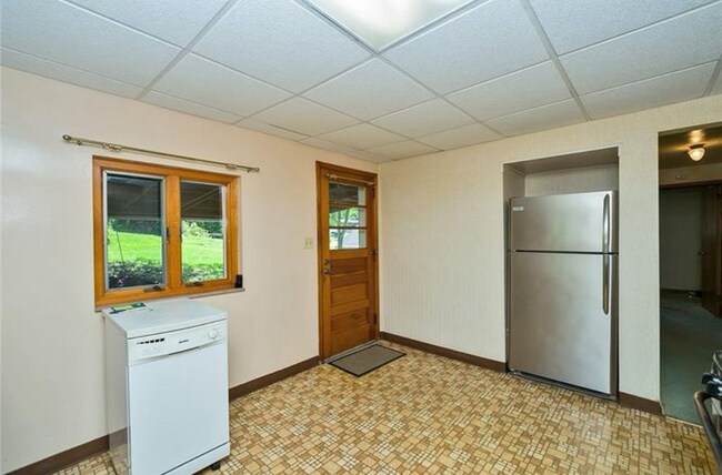 Building Photo - 5331 Old Logan Ferry Rd