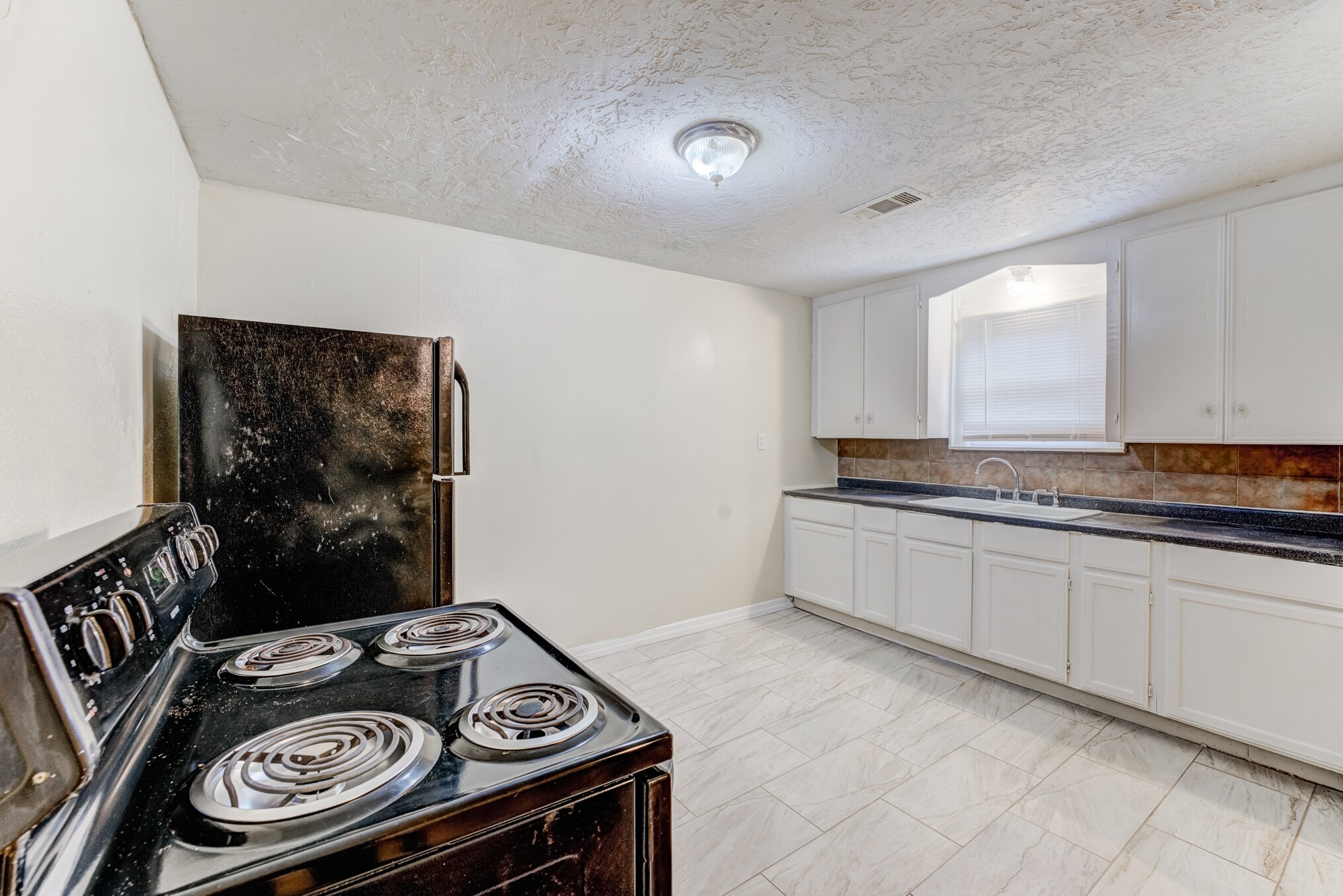 Building Photo - 815 Roosevelt St