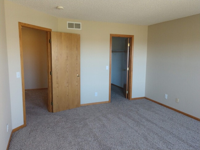 Building Photo - Beauting 2 Bed Town Home for Rent