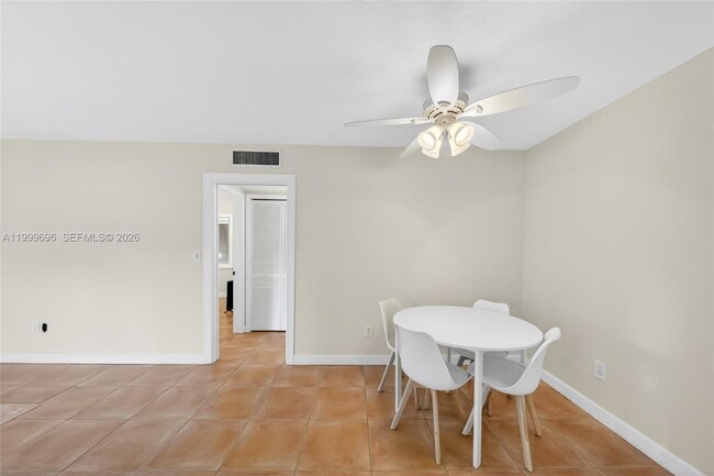 Building Photo - 6815 Edgewater Dr