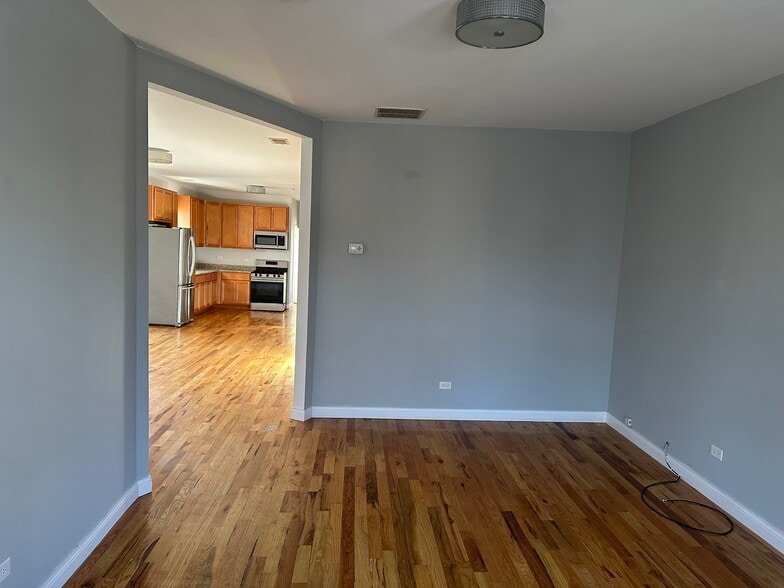 Building Photo - 720 N Homan Ave