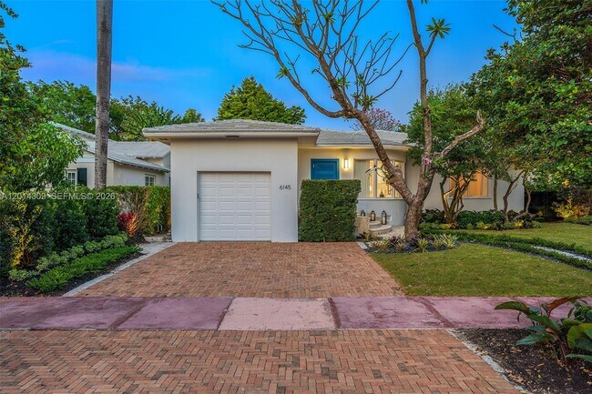 Building Photo - 6145 La Gorce Dr