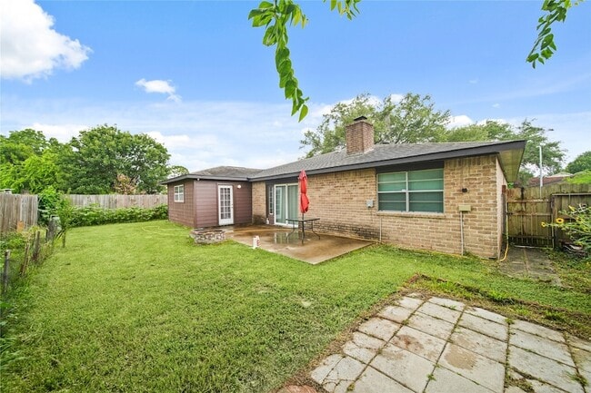 Building Photo - 10431 Odessa Dr