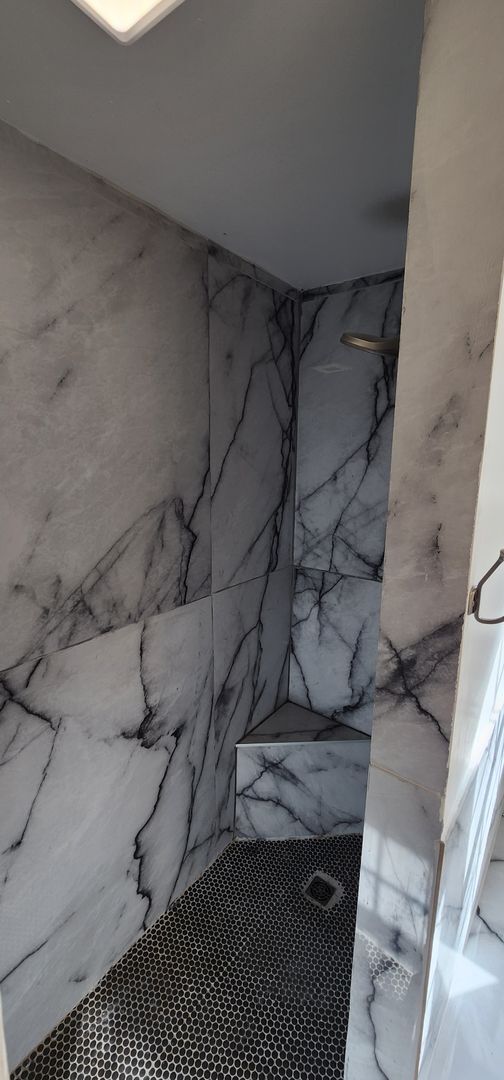 Building Photo - Nice 2 story brick home near Reagan High School