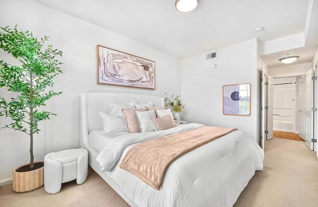 Building Photo - "Chic 1-Bed Oasis in San Jose with Hardwoo...