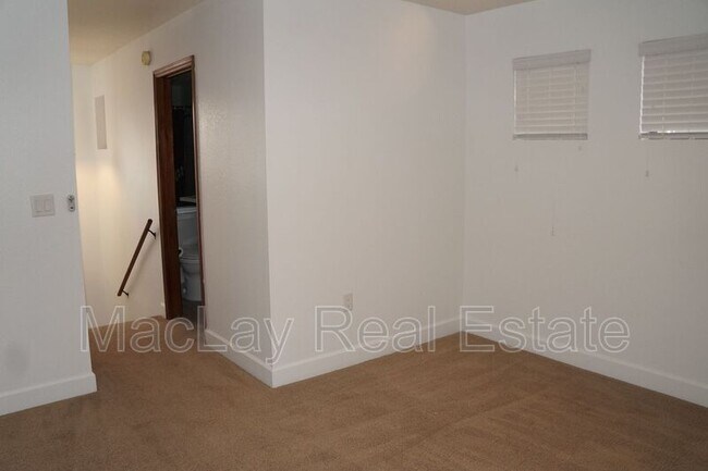 Building Photo - 5756 W Del Rio St