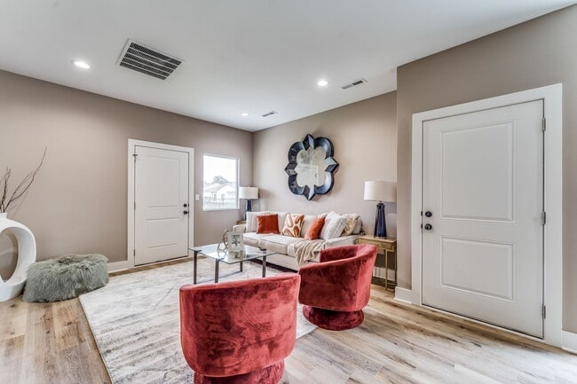 Building Photo - Northgate-Maxine Plan