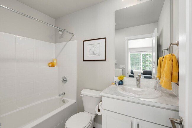 Building Photo - 4 Bedroom with Greenspace Privacy!