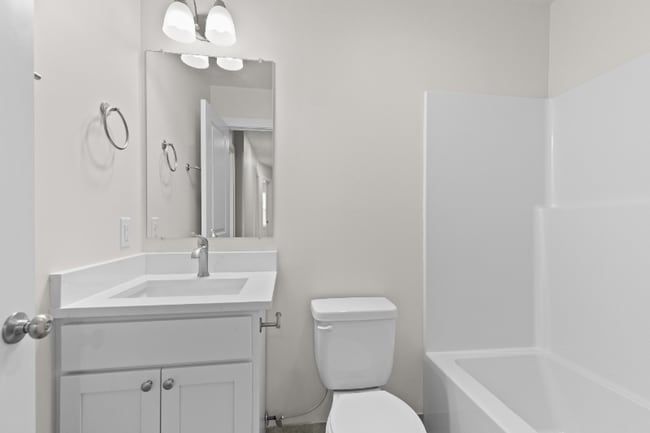 Building Photo - 818 Burr St