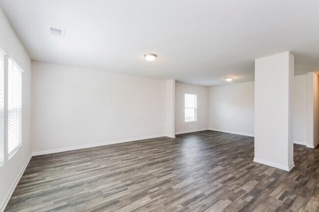 Building Photo - 109 Amber Mill Cir