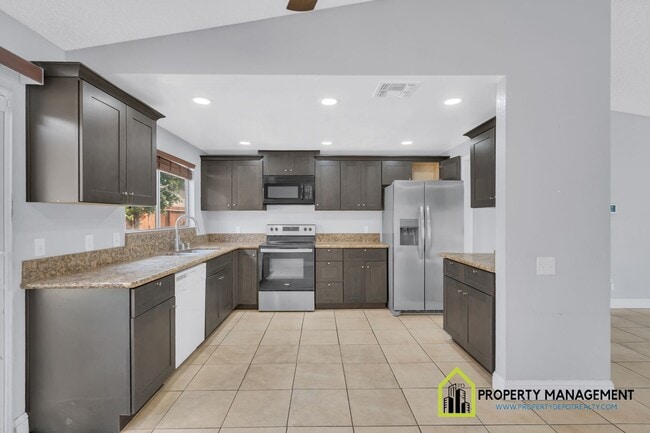 Building Photo - Remodeled 4-Bedroom w/  Large Backyard-AF