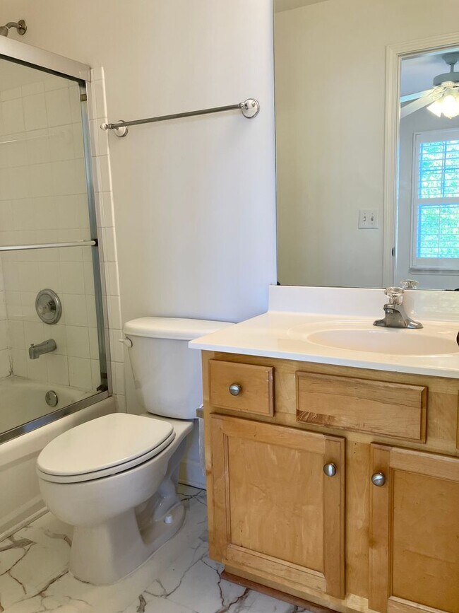 Building Photo - Holiday PRICE DROP! Corner lot townhome near Percy Priest Lake