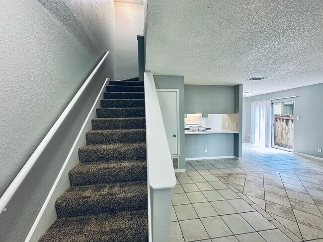 Building Photo - 1318 Southport Dr